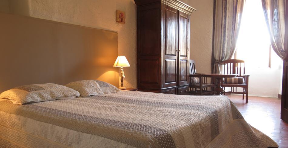 알레망엥프로방스 Domaine De Bertrandy B&B 외부 사진